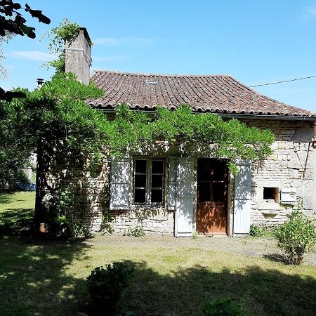 Wisteria Cottage Les Adjots المظهر الخارجي الصورة