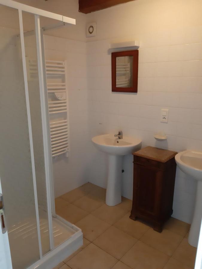 Wisteria Cottage Les Adjots المظهر الخارجي الصورة